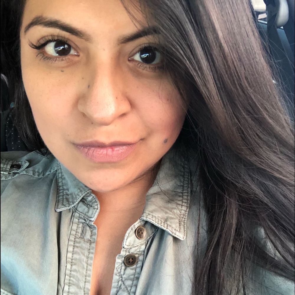 Meet your Posher, Laura